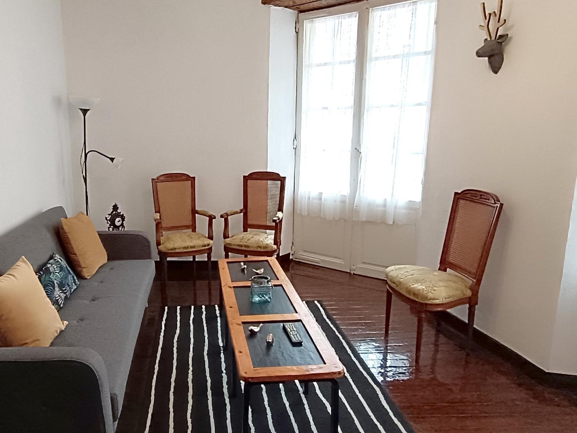 דירות גיטריז Piso Centrico Amplio, Luminoso, En Casa De Piedra מראה חיצוני תמונה